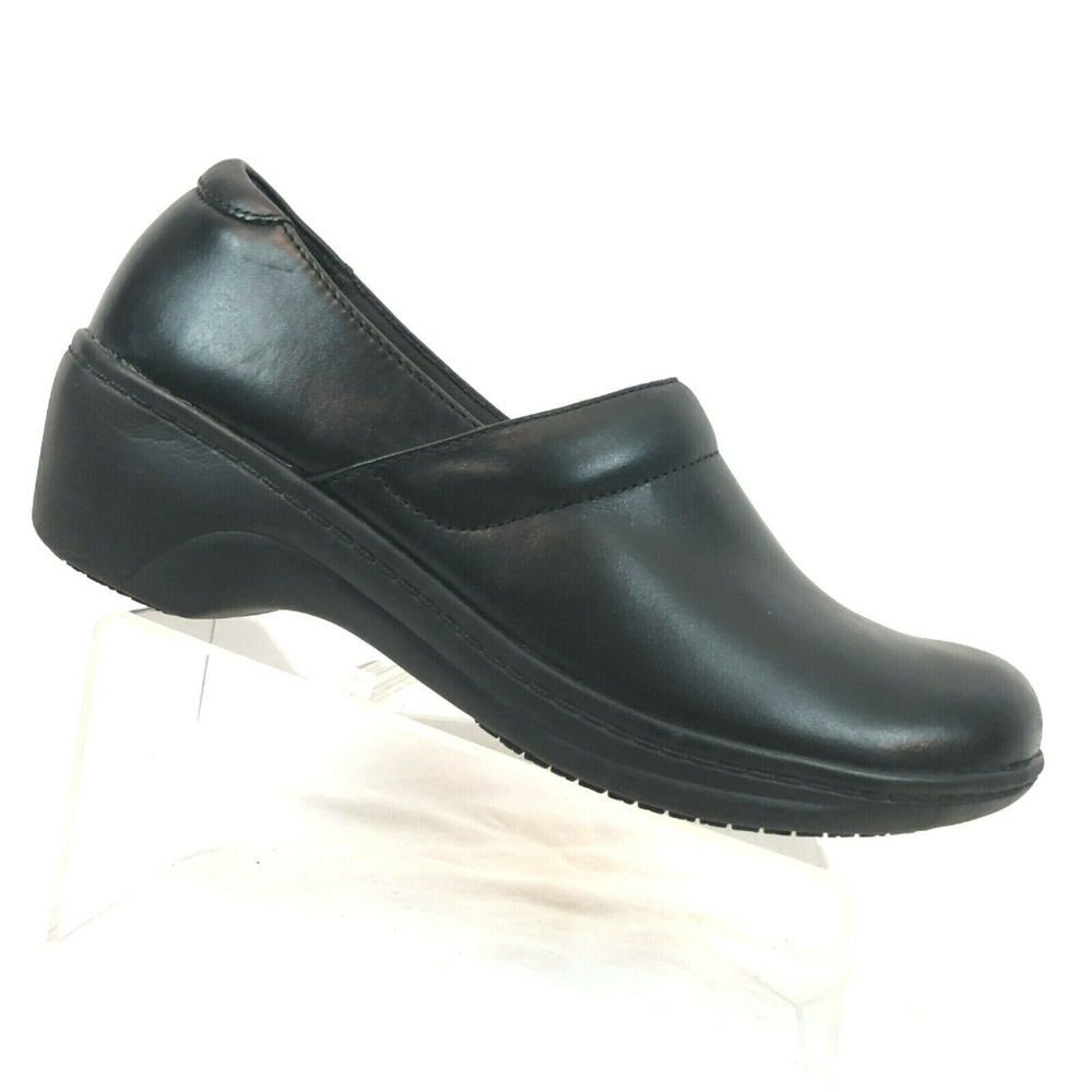 Clarks Slip Resistant  Nursing Clogs